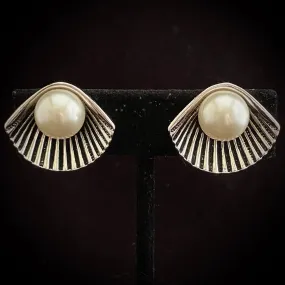 1956 Sarah Coventry Pearl Of The Sea Earrings