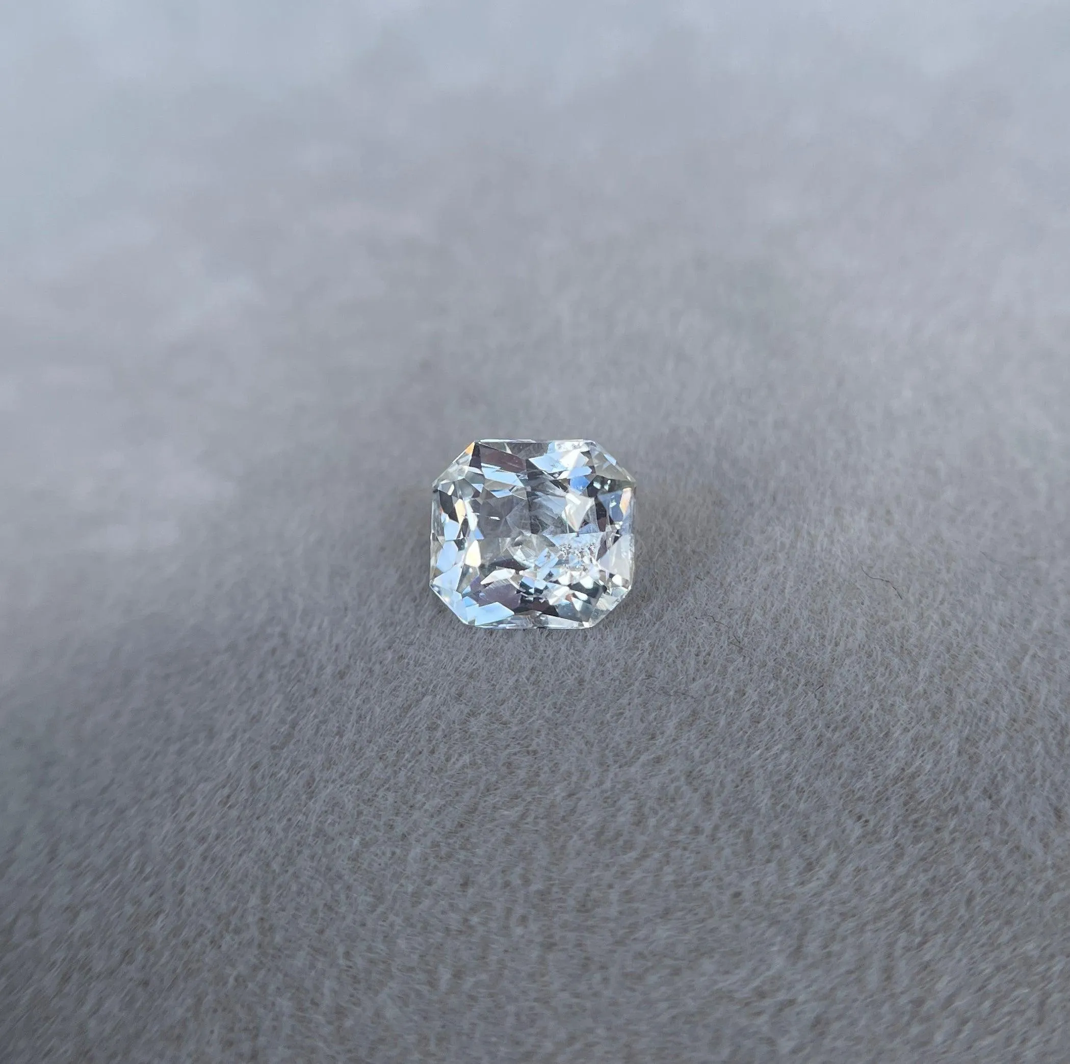 2.35 crt White Sapphire/ / OFF white sapphire/ White theme/ White favourite/ White sapphire ring/ custom ring/ Engagement Ring/ Diamond alt