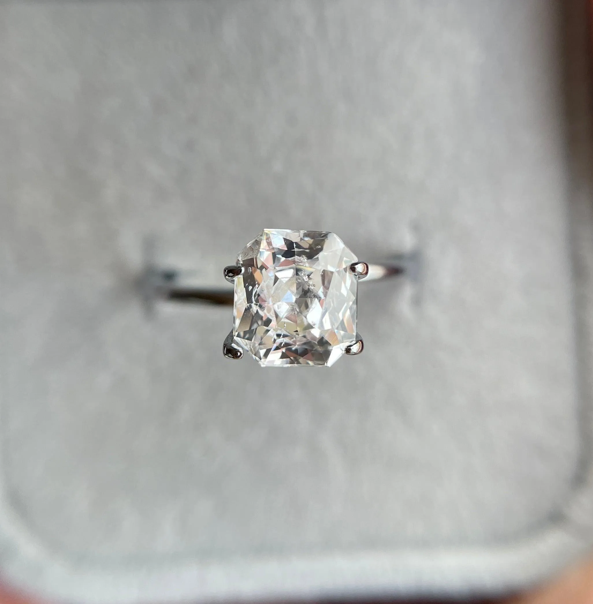 2.35 crt White Sapphire/ / OFF white sapphire/ White theme/ White favourite/ White sapphire ring/ custom ring/ Engagement Ring/ Diamond alt