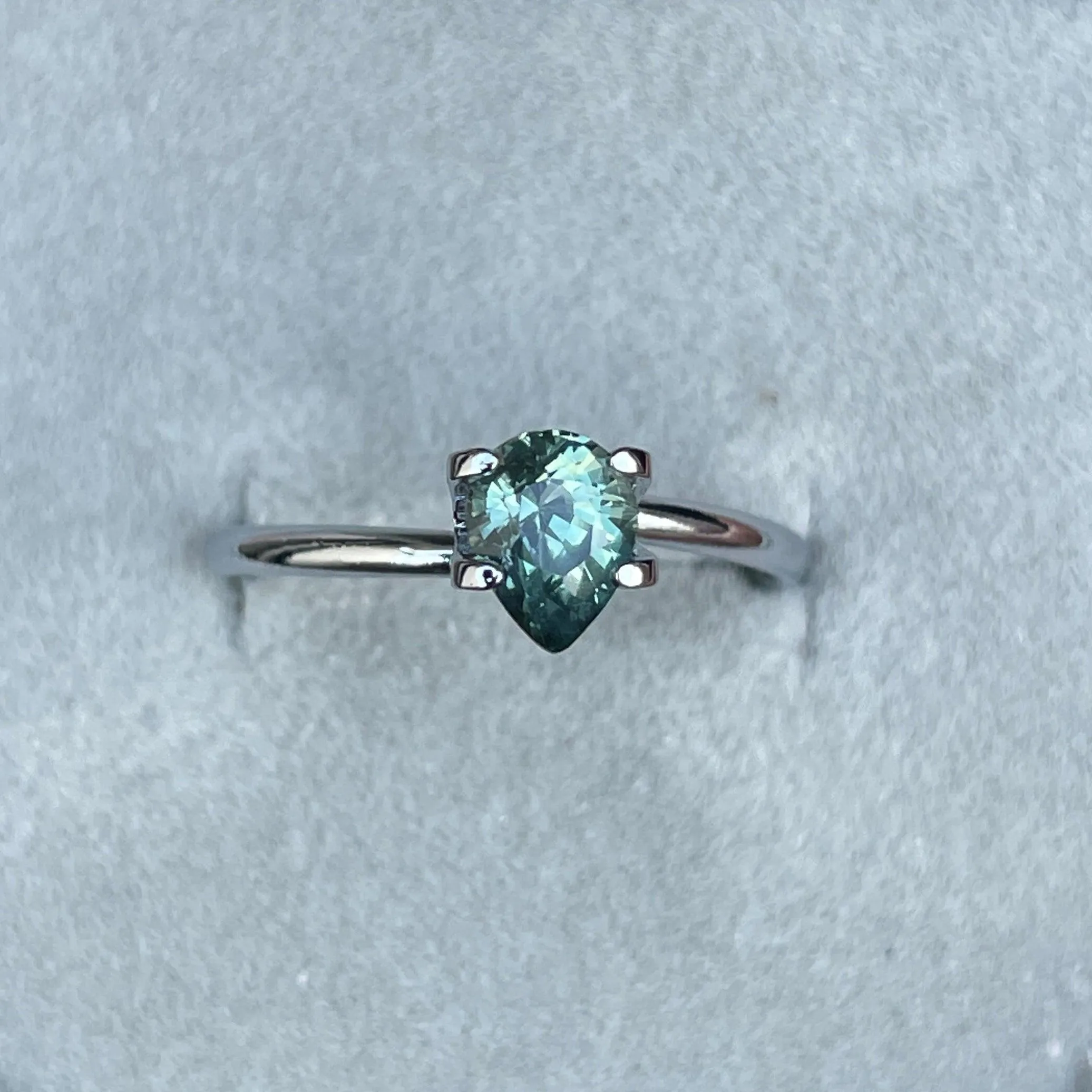 FINE Vivid Green CERTIFIED 1.09 ct HEATED Sapphire Pear Cut heat treated