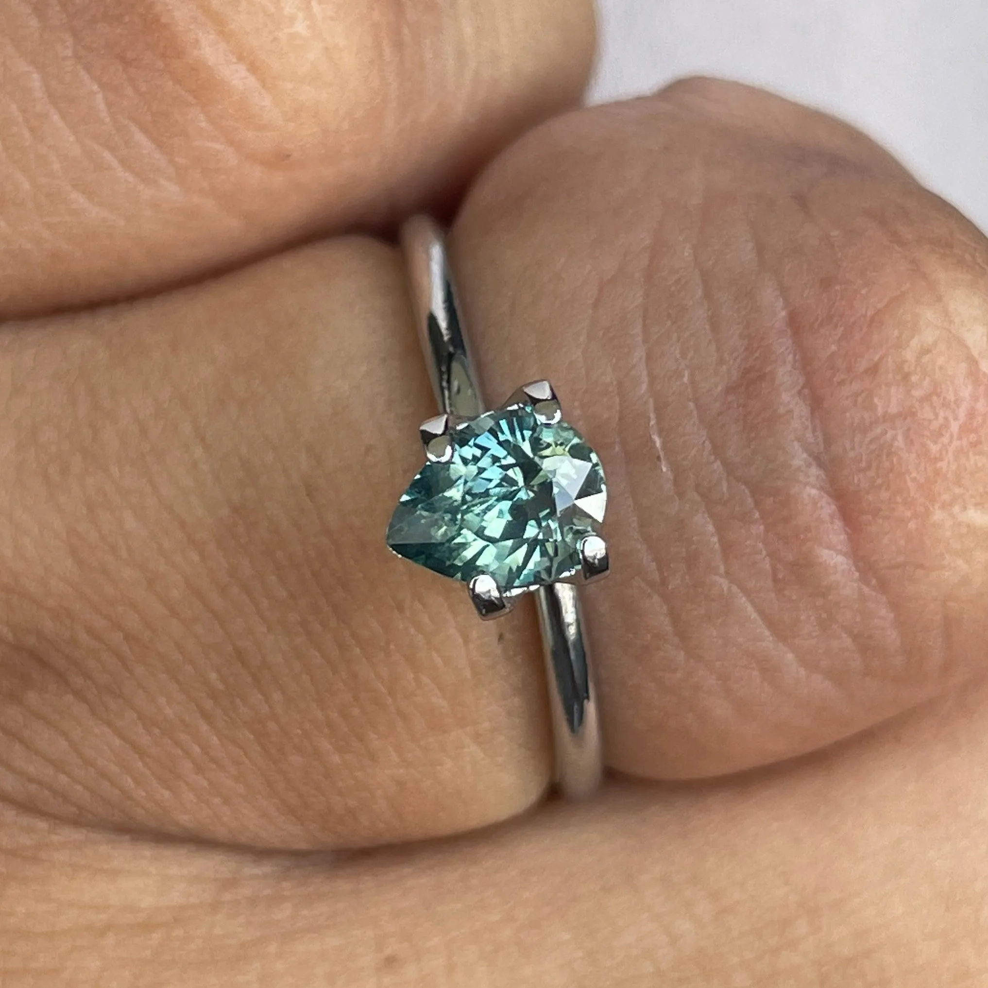 FINE Vivid Green CERTIFIED 1.09 ct HEATED Sapphire Pear Cut heat treated