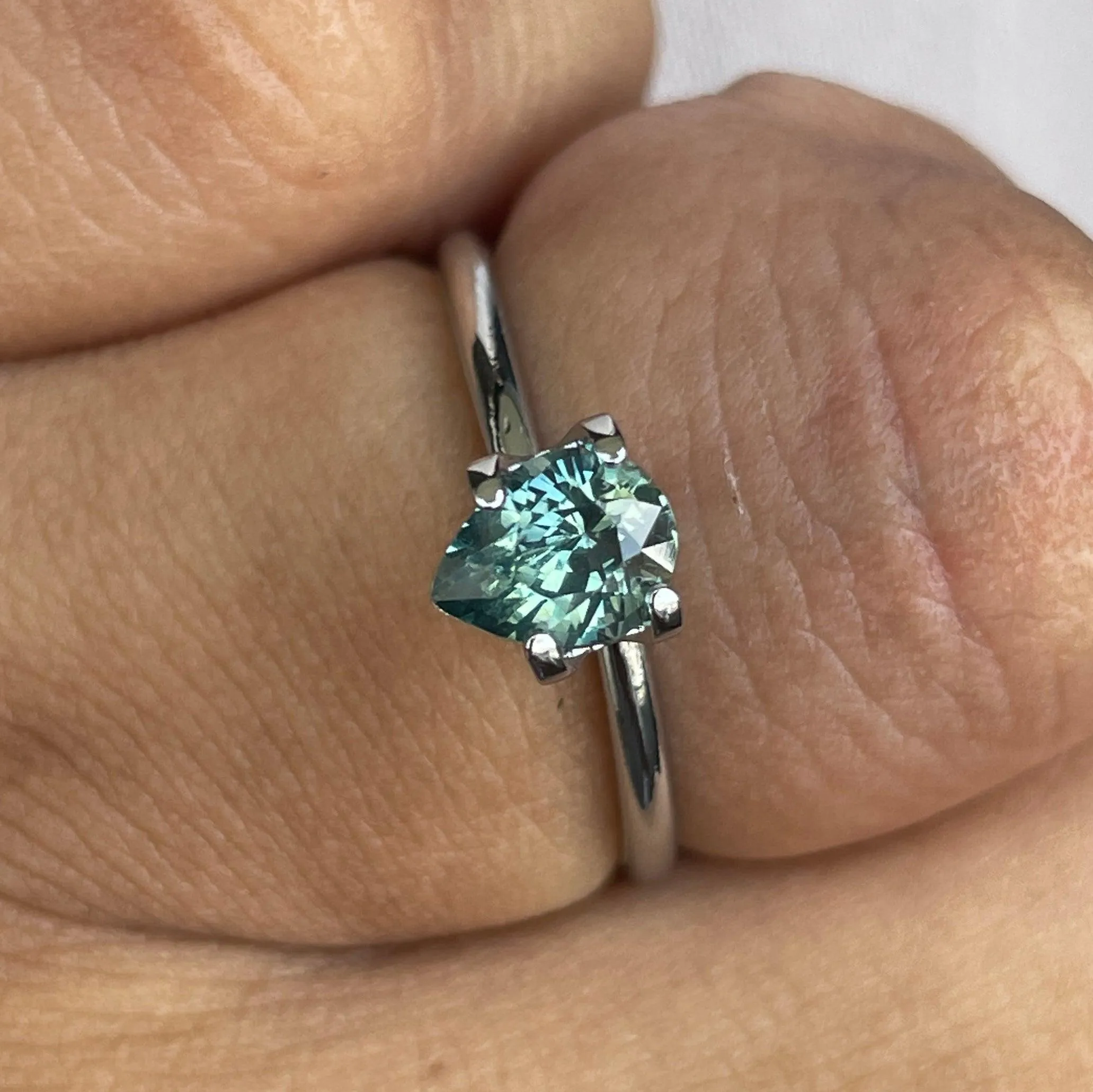 FINE Vivid Green CERTIFIED 1.09 ct HEATED Sapphire Pear Cut heat treated