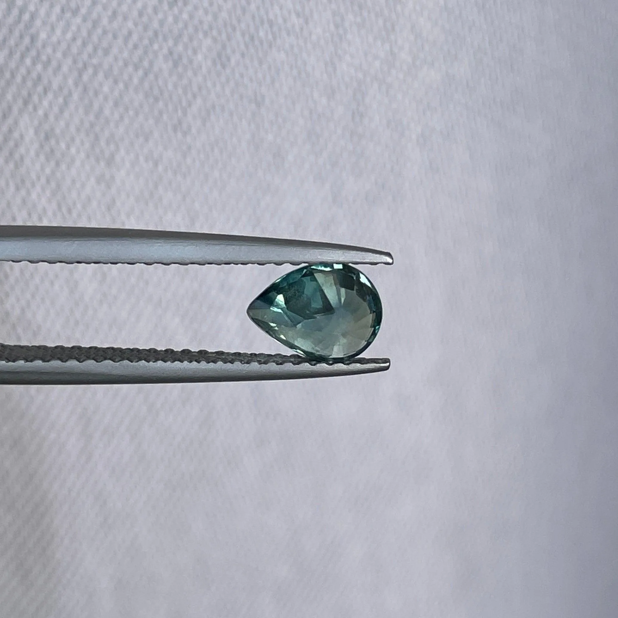 FINE Vivid Green CERTIFIED 1.09 ct HEATED Sapphire Pear Cut heat treated