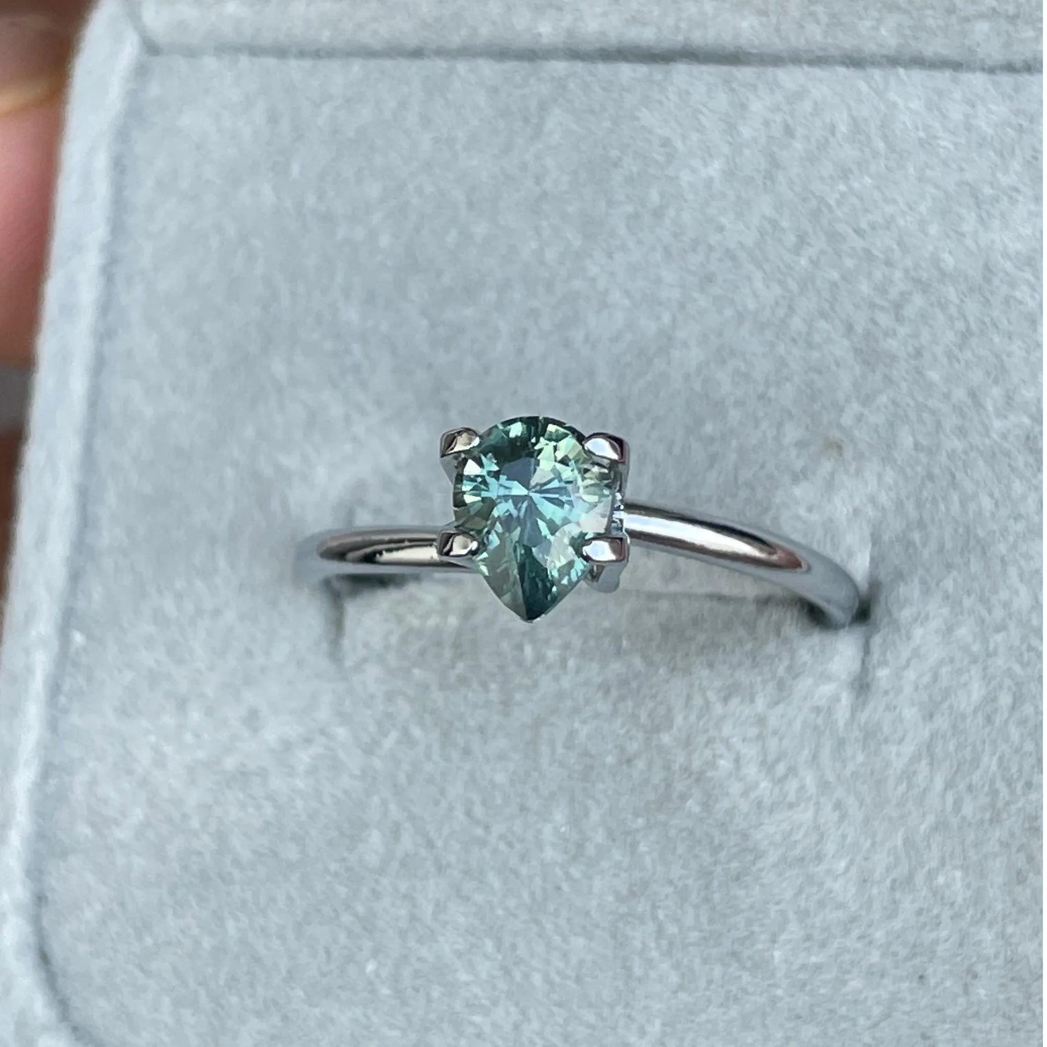 FINE Vivid Green CERTIFIED 1.09 ct HEATED Sapphire Pear Cut heat treated