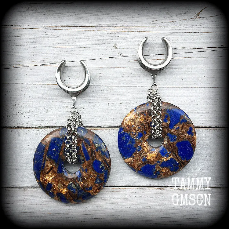 Lapis lazuli and bronzite ear weights
