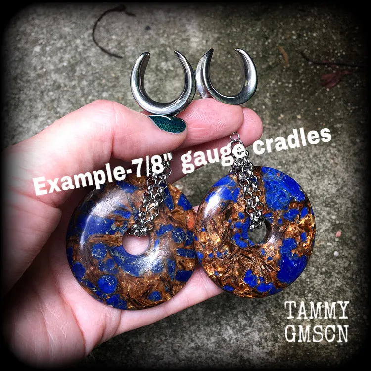 Lapis lazuli and bronzite ear weights