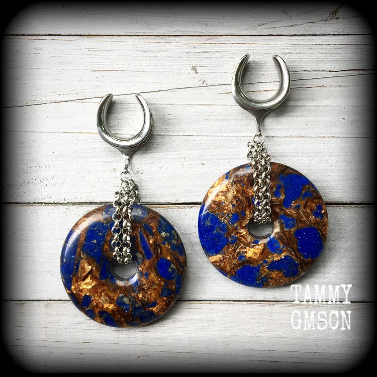 Lapis lazuli and bronzite ear weights