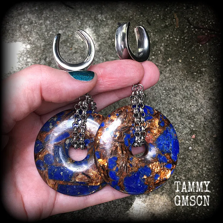 Lapis lazuli and bronzite ear weights