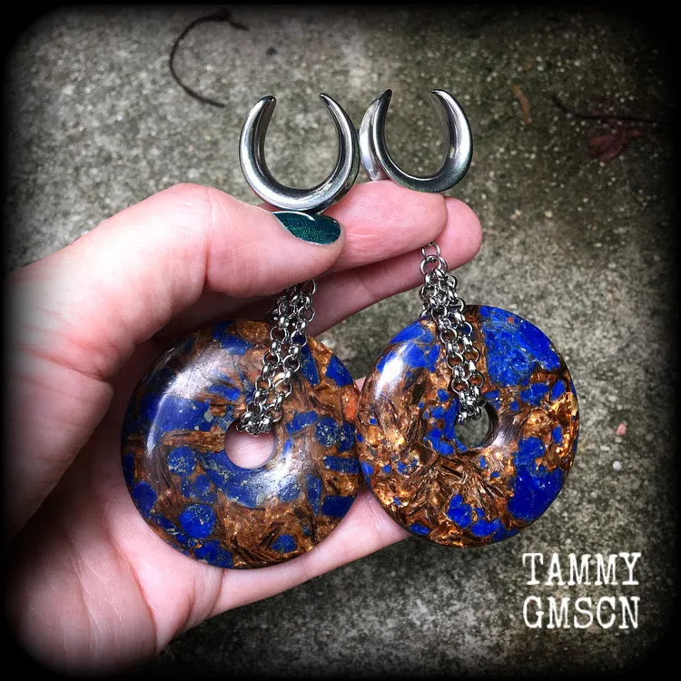 Lapis lazuli and bronzite ear weights