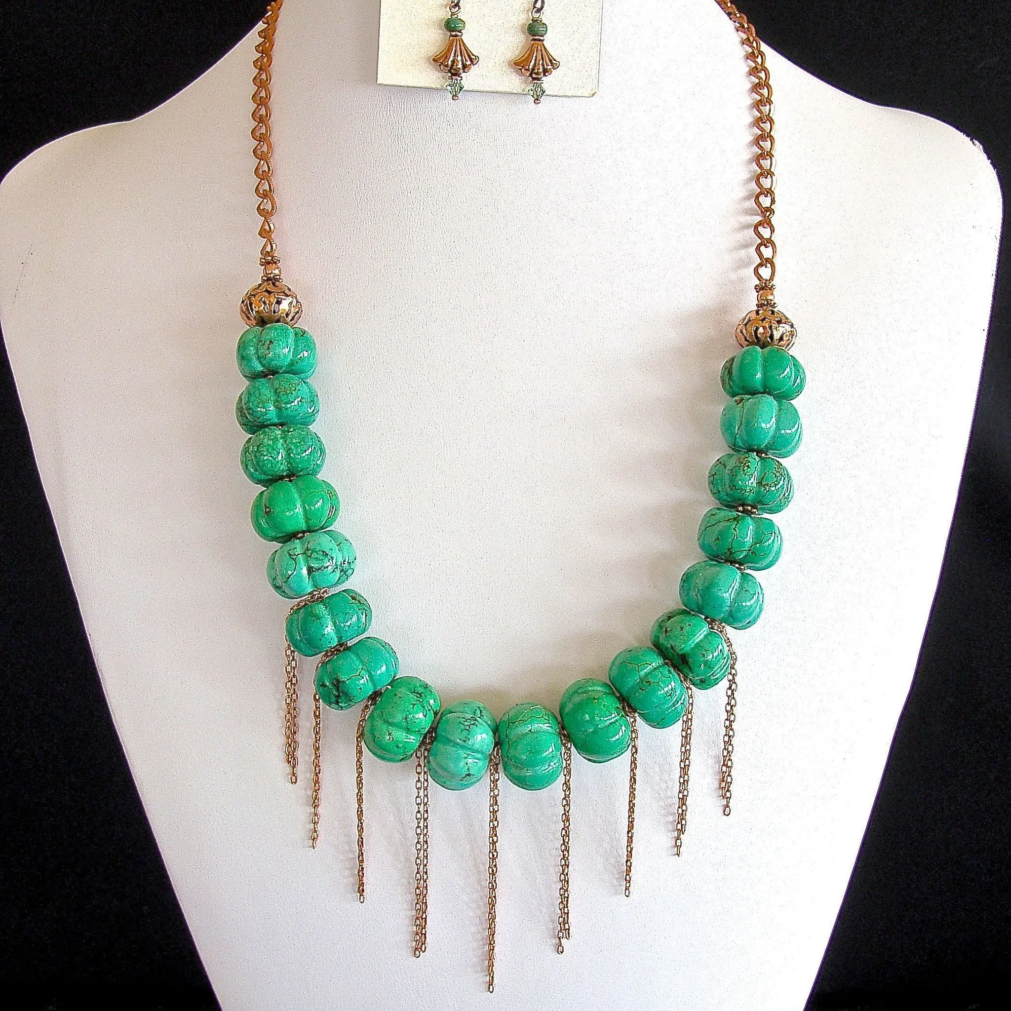 Mountain Song: Handcrafted Green Necklace Set
