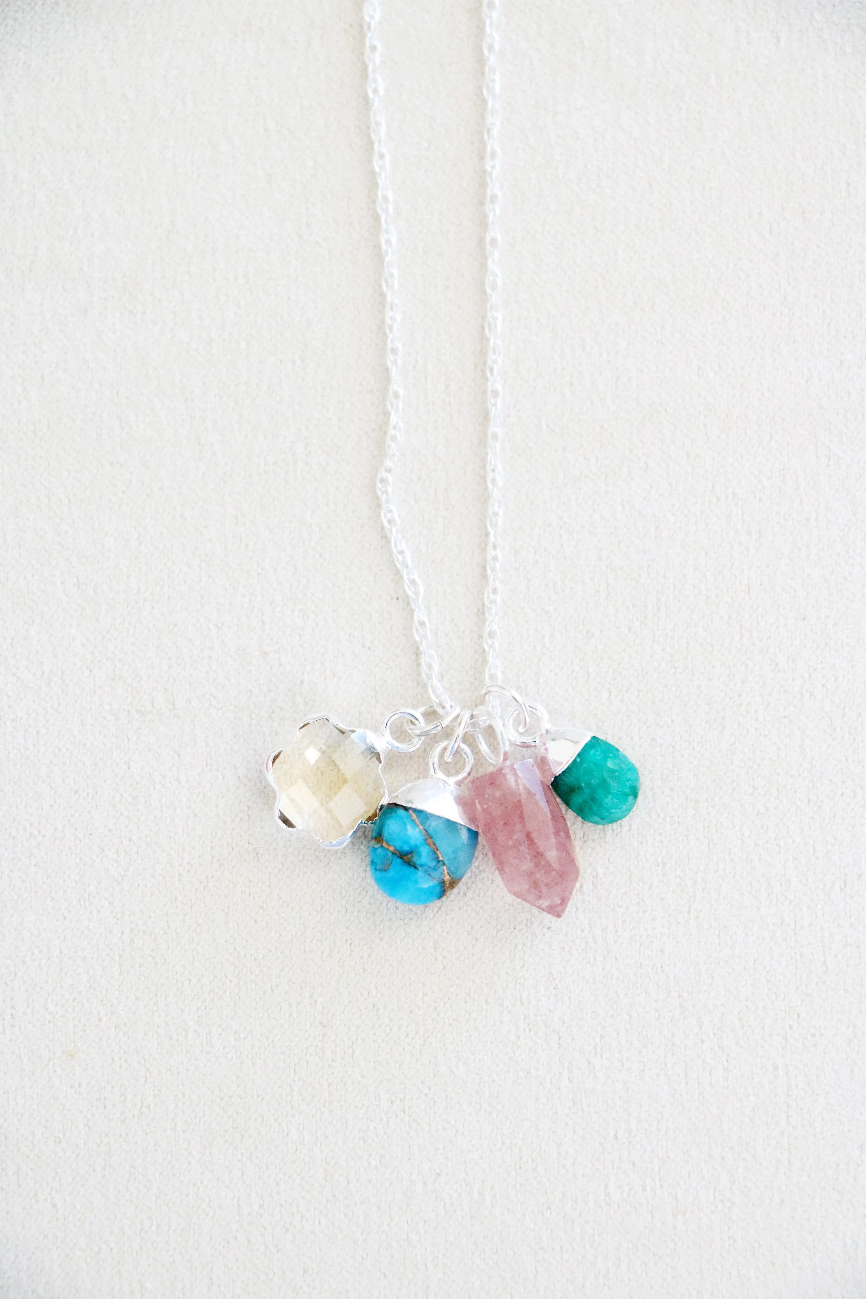 natural gemstone necklace { silver   gold }