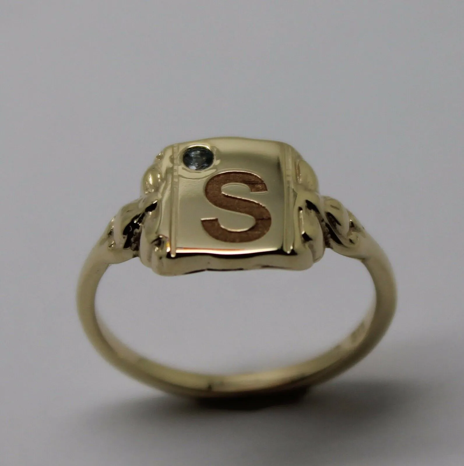 Size L, Genuine Solid 9ct 9kt Yellow, Rose or White Gold Signet Ring   Aquamarine   One Initial
