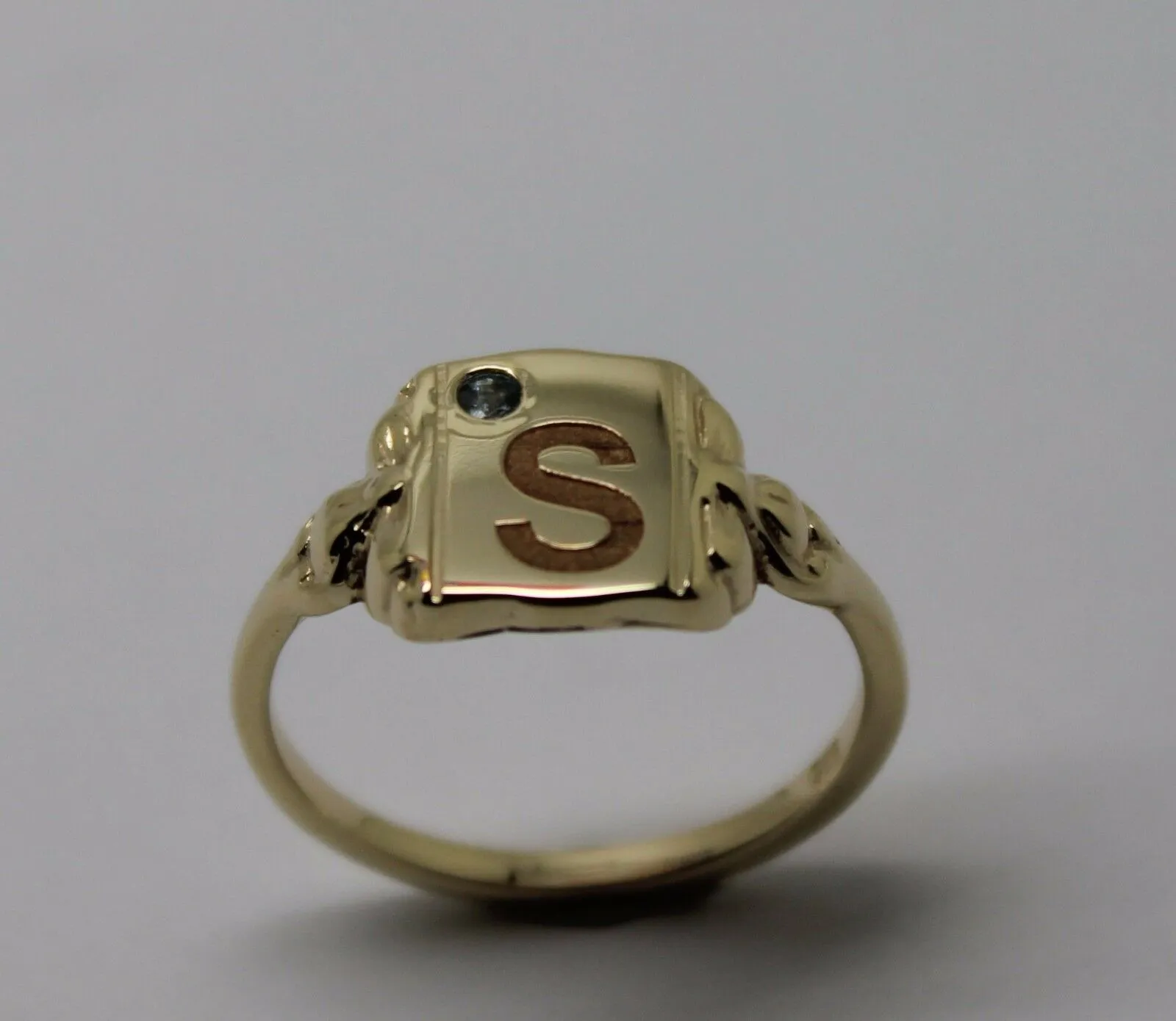 Size L, Genuine Solid 9ct 9kt Yellow, Rose or White Gold Signet Ring   Aquamarine   One Initial