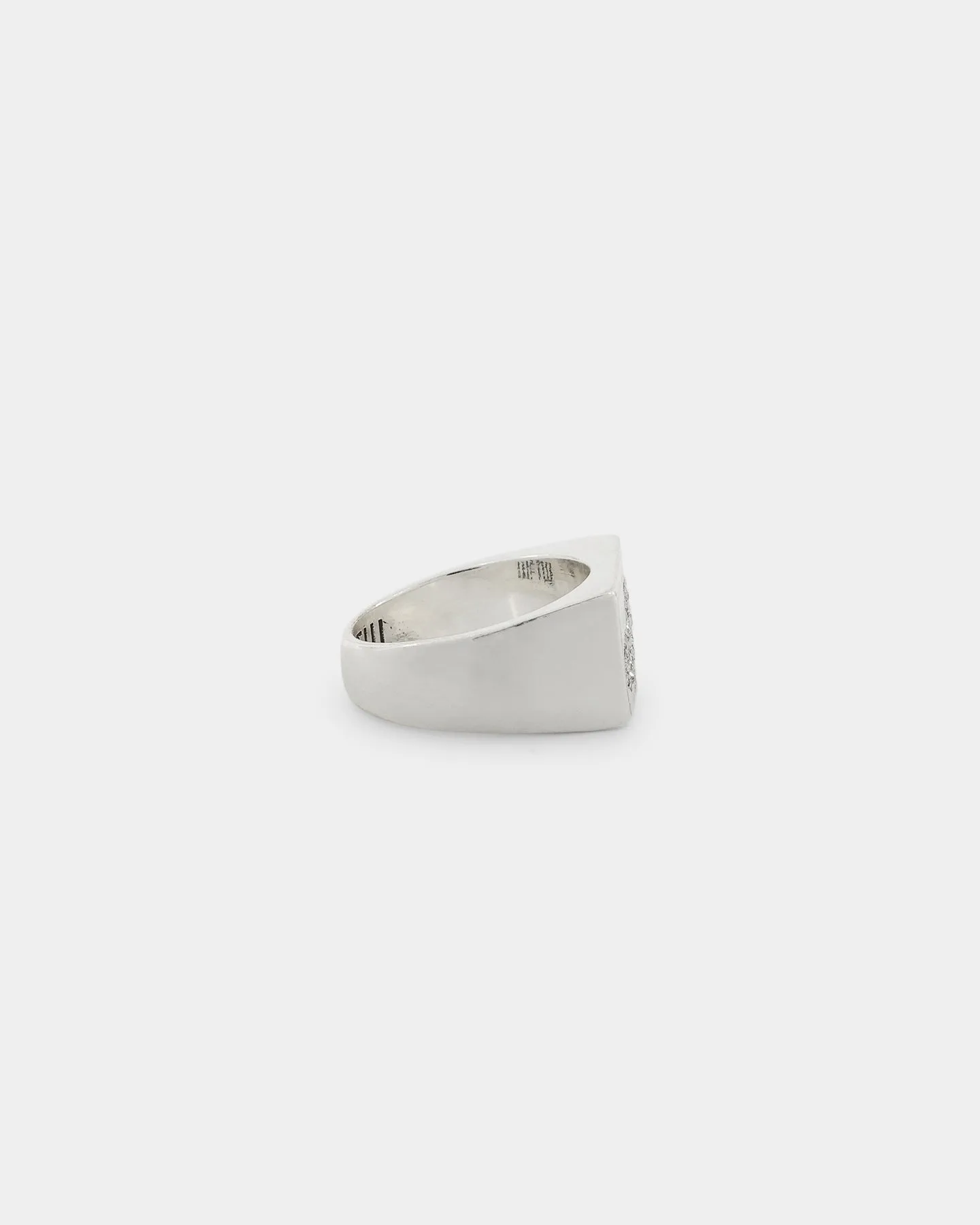 Wild For The Weekend Cloud Crystal Signet Ring (Medium) Silver